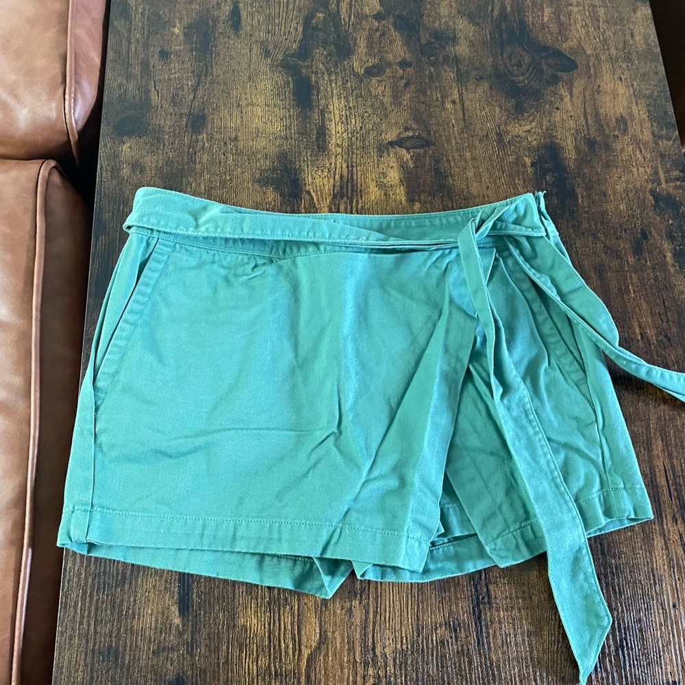 Vineyard Vines blue/green skort